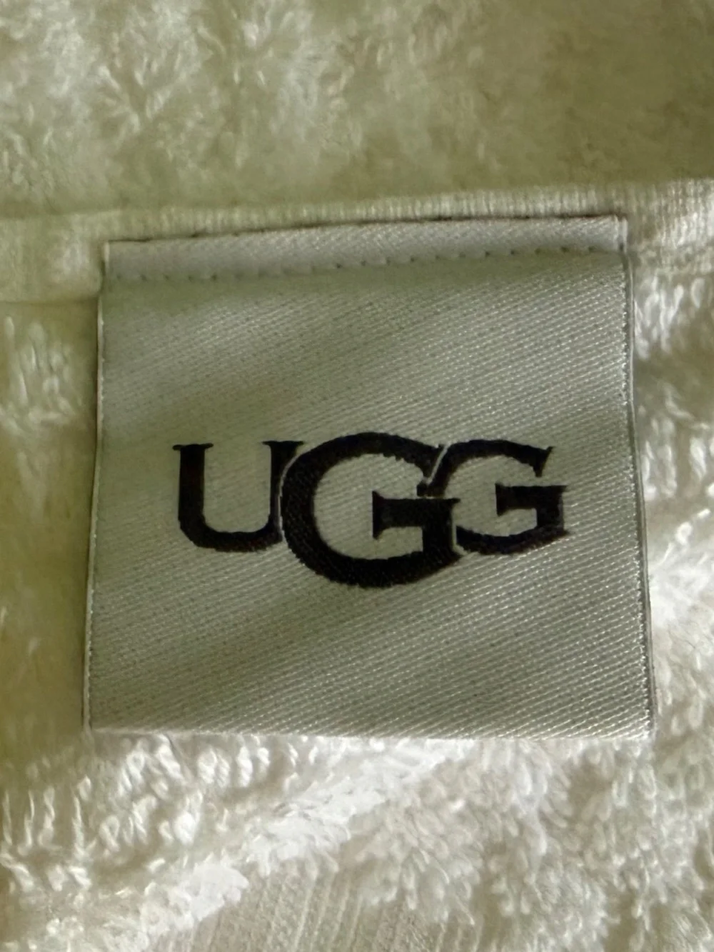 UGG Bath Towels Fringed Textured White